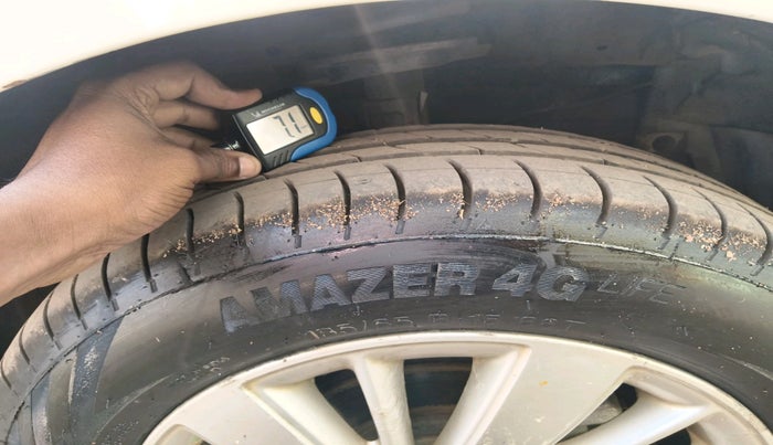 2016 Maruti Swift ZXI, Petrol, Manual, 1,45,858 km, tyre