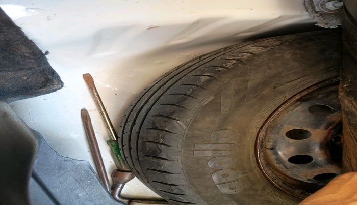 2020 Maruti Dzire VXI, CNG, Manual, 1,55,886 km, tyre