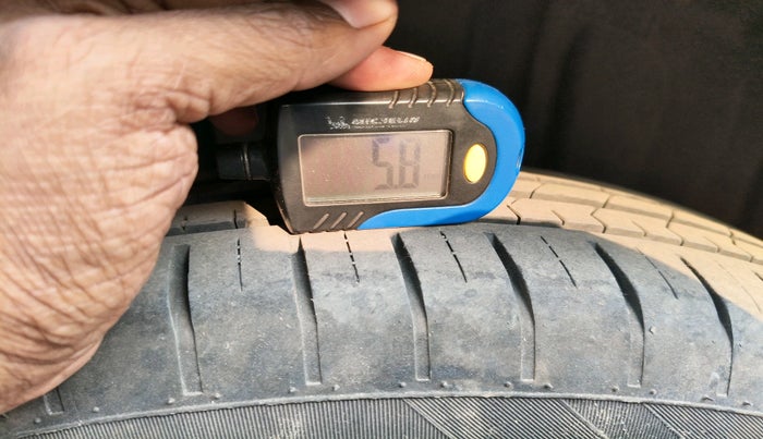 2024 Maruti Baleno DELTA PETROL 1.2, Petrol, Manual, 9,466 km, tyre