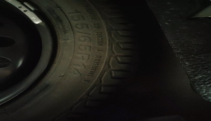 2015 Maruti Wagon R 1.0 VXI, Petrol, Manual, 53,349 km, tyre