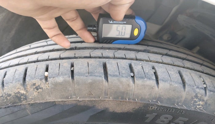 2021 Maruti Ertiga VXI CNG, CNG, Manual, 1,94,829 km, tyre