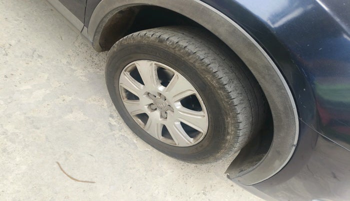 2015 Audi Q3 2.0 TDI, Diesel, Automatic, 1,22,618 km, tyre