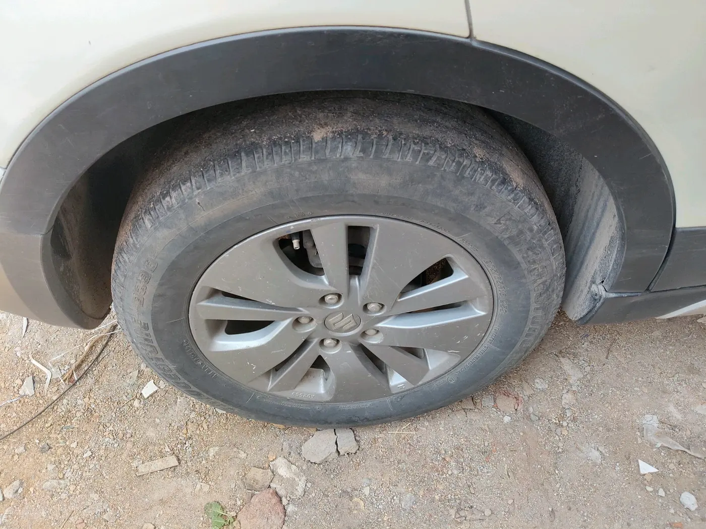 2016 Maruti S Cross DELTA 1.3, Diesel, Manual, 1,75,359 km, tyre