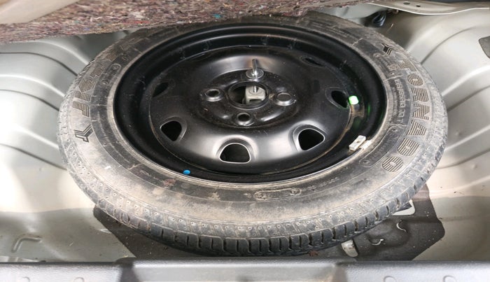 2019 Maruti Alto K10 VXI, Petrol, Manual, 14,132 km, tyre