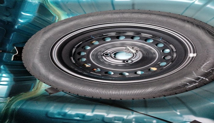 2021 Renault Kwid CLIMBER 1.0 AMT (O), Petrol, Automatic, 7,144 km, tyre