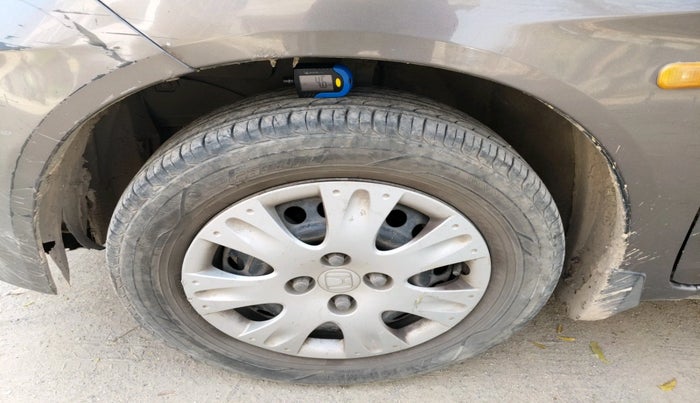 2012 Honda Brio S MT, CNG, Manual, 1,16,233 km, tyre