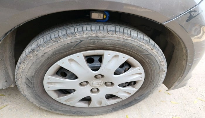 2012 Honda Brio S MT, CNG, Manual, 1,16,233 km, tyre