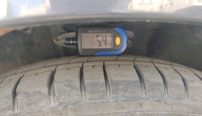 2011 Hyundai i10 SPORTZ 1.2, Petrol, Manual, 37,600 km, tyre