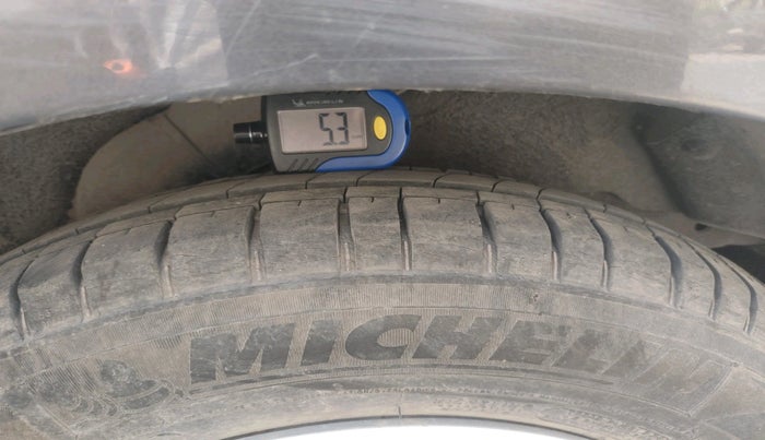 2011 Hyundai i10 SPORTZ 1.2, Petrol, Manual, 37,600 km, tyre