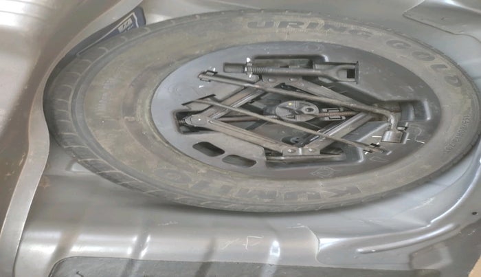 2011 Hyundai i10 SPORTZ 1.2, Petrol, Manual, 37,600 km, tyre