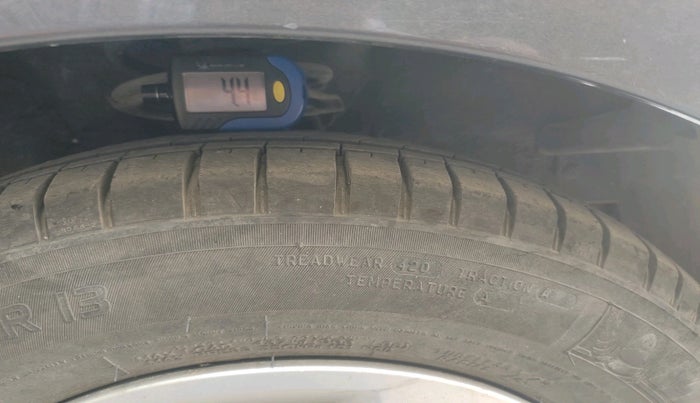 2011 Hyundai i10 SPORTZ 1.2, Petrol, Manual, 37,600 km, tyre