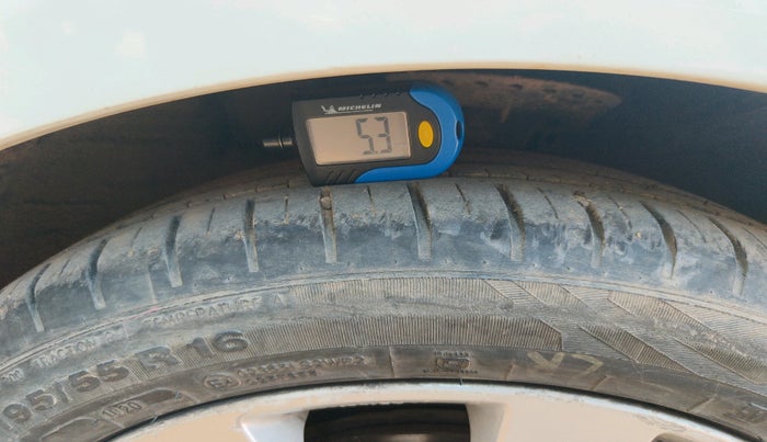 2013 Hyundai Verna FLUIDIC 1.6 VTVT SX, Petrol, Manual, 67,308 km, tyre