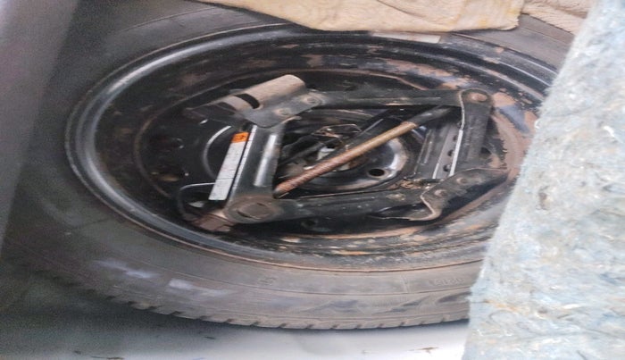 2016 Ford New Figo TREND 1.2 PETROL, Petrol, Manual, 37,908 km, tyre