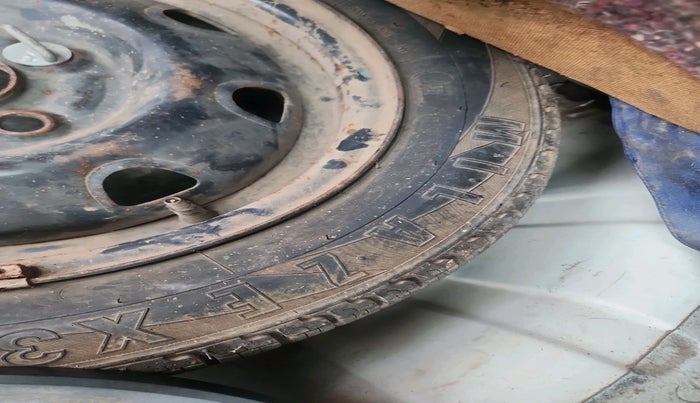 2015 Maruti Alto K10 VXI, Petrol, Manual, 75,093 km, tyre