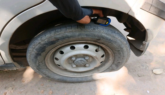 2011 Maruti Wagon R 1.0 LXI, Petrol, Manual, 81,196 km, tyre