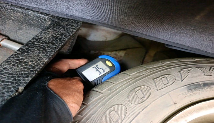 2011 Maruti Wagon R 1.0 LXI, Petrol, Manual, 81,196 km, tyre