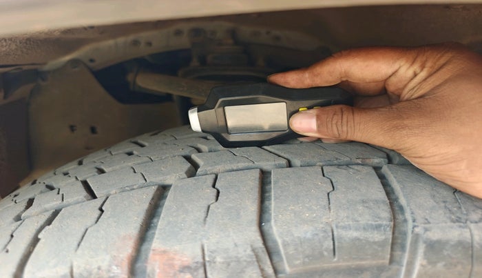 2017 Toyota Fortuner 2.8 4X4 AT, Diesel, Automatic, 1,22,995 km, tyre