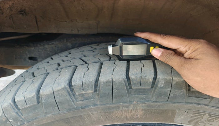 2017 Toyota Fortuner 2.8 4X4 AT, Diesel, Automatic, 1,22,995 km, tyre