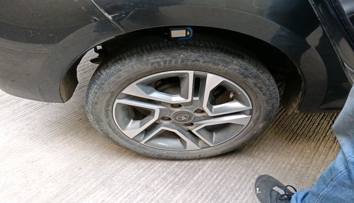 2022 Tata TIGOR XZA PLUS PETROL, Petrol, Automatic, 43,093 km, tyre