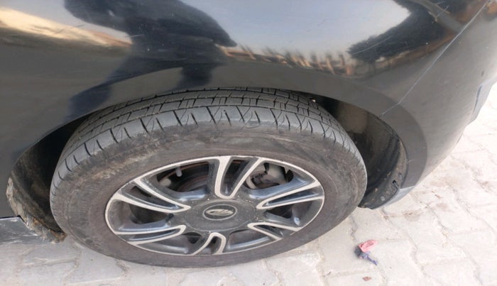 2018 Mahindra MARAZZO M8 7 STR, Diesel, Manual, 1,11,449 km, tyre