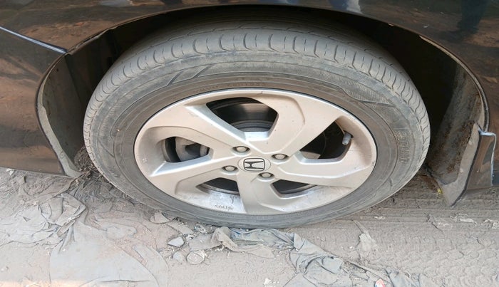 2016 Honda City 1.5L I-VTEC V MT, CNG, Manual, 1,38,074 km, tyre