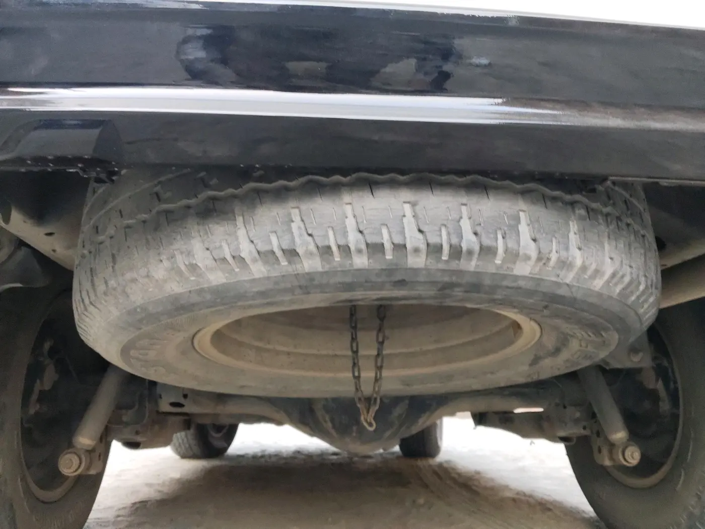 2017 Toyota Fortuner 2.8 4X2 AT, Diesel, Automatic, 1,37,934 km, tyre