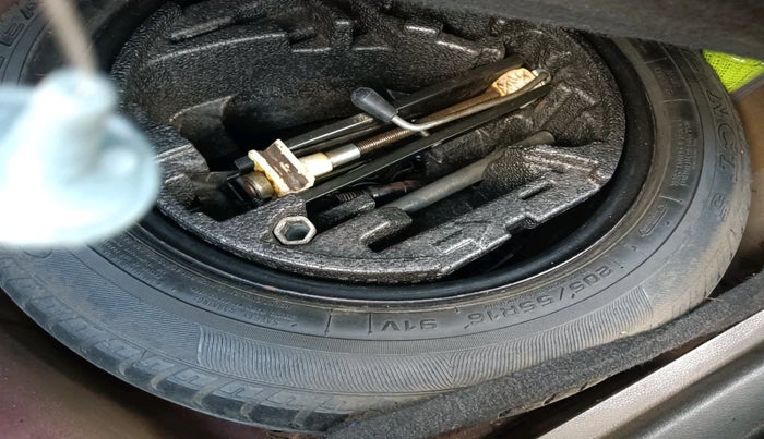 2011 Skoda Superb ELEGANCE 1.8 TSI MT, Petrol, Manual, 62,598 km, tyre