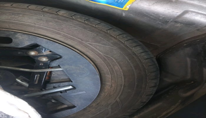 2017 Mahindra Kuv100 K2 D 6 STR, Diesel, Manual, 1,15,571 km, tyre