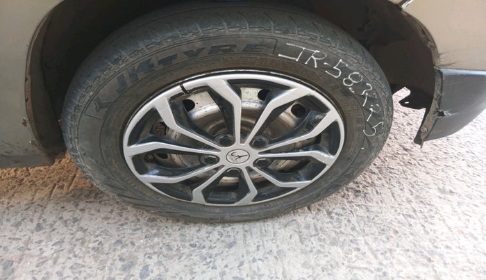 2017 Mahindra Kuv100 K2 D 6 STR, Diesel, Manual, 1,15,571 km, tyre