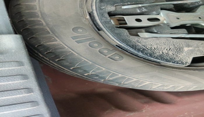 2017 Maruti Vitara Brezza ZDI, Diesel, Manual, 97,206 km, tyre