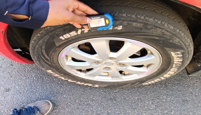 2010 Maruti Swift ZXI, Petrol, Manual, 90,684 km, tyre