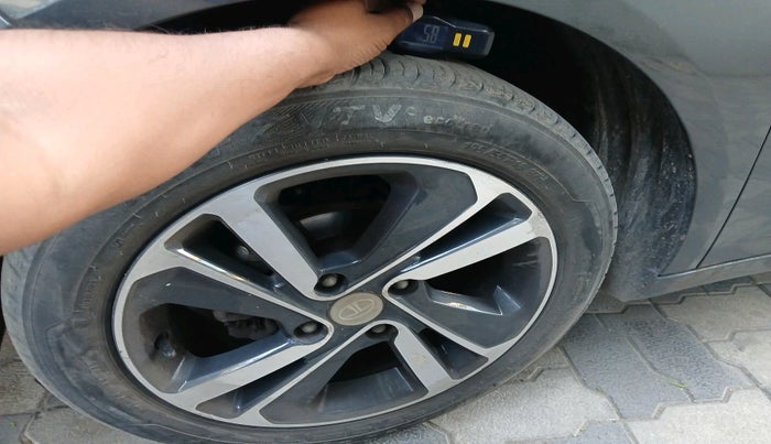 2020 Tata ALTROZ XZ PETROL, Petrol, Manual, 20,680 km, tyre