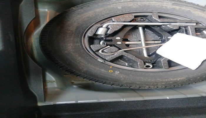 2020 Tata ALTROZ XZ PETROL, Petrol, Manual, 20,680 km, tyre