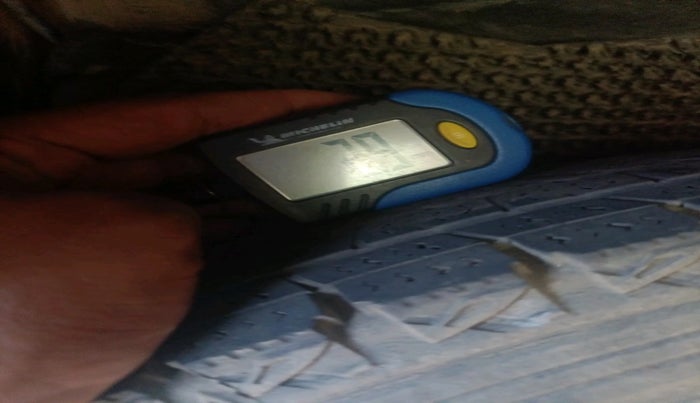 2012 Hyundai Eon ERA + LPG, Petrol, Manual, 1,58,778 km, tyre