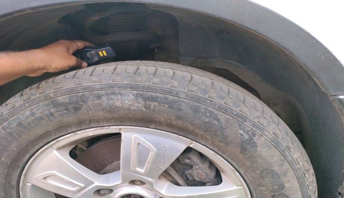 2013 Mahindra XUV500 W8, Diesel, Manual, 1 km, tyre