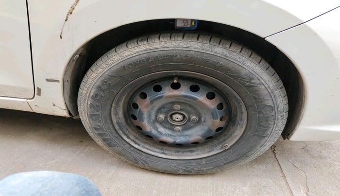 2017 Maruti Celerio VXI CNG, CNG, Manual, 1,14,368 km, tyre