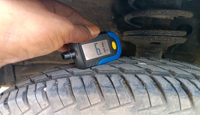 2013 Maruti Wagon R 1.0 LXI CNG, CNG, Manual, 1,94,672 km, tyre