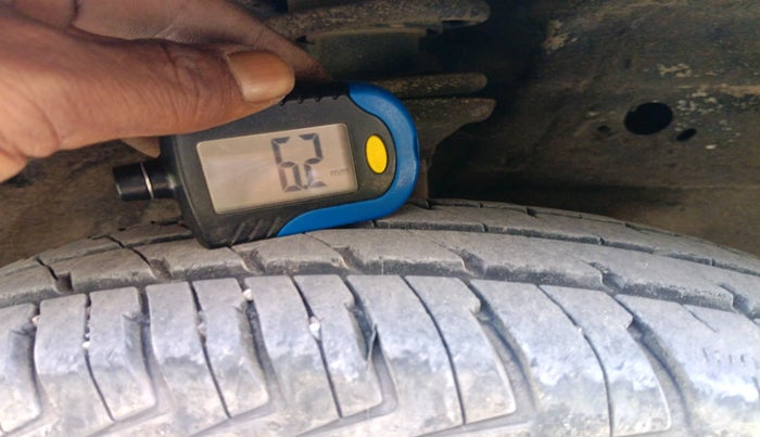 2013 Maruti Wagon R 1.0 LXI CNG, CNG, Manual, 1,94,672 km, tyre