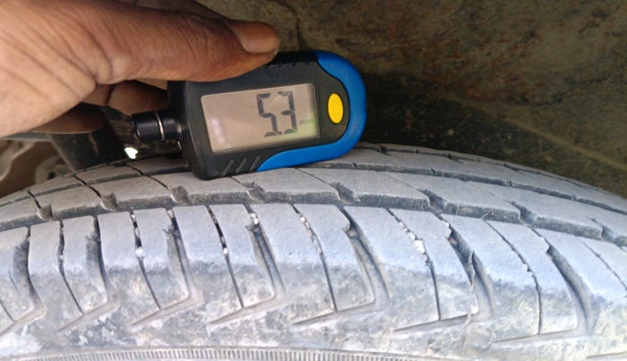 2013 Maruti Wagon R 1.0 LXI CNG, CNG, Manual, 1,94,672 km, tyre