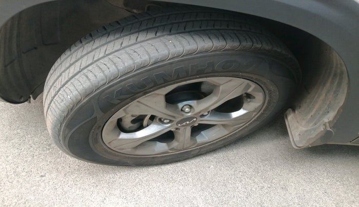 2023 KIA SELTOS HTK PLUS 1.5 IMT, Petrol, Manual, 17,660 km, tyre