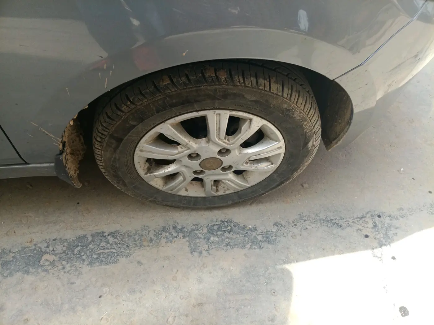 2018 Tata Tiago XZ PETROL, Petrol, Manual, 41,420 km, tyre