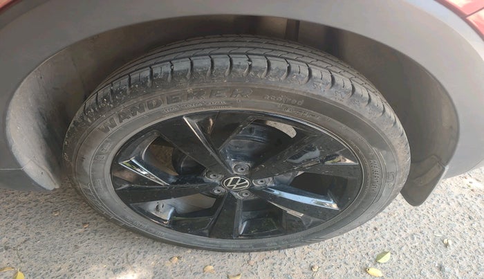 2024 Volkswagen TAIGUN GT Line 1.0L TSI AT, Petrol, Automatic, 5,999 km, tyre