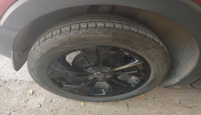 2024 Volkswagen TAIGUN GT Line 1.0L TSI AT, Petrol, Automatic, 5,999 km, tyre