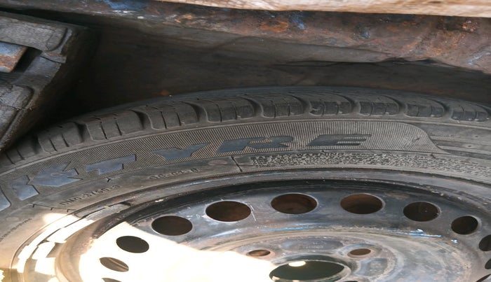 2013 Honda Amaze 1.2L I-VTEC S, Petrol, Manual, 1,80,447 km, tyre