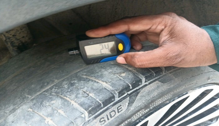 2023 Hyundai VENUE SX 1.2 PETROL, Petrol, Manual, 28,700 km, tyre