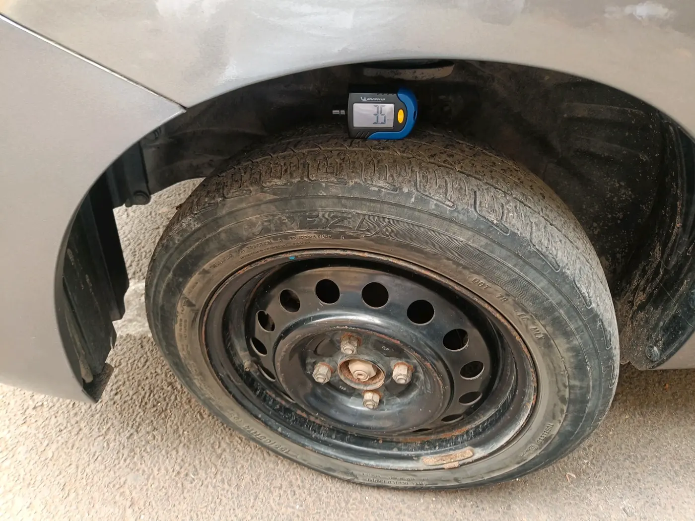 2015 Maruti Wagon R 1.0 VXI, Petrol, Manual, 80,949 km, tyre