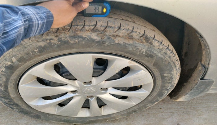 2016 Maruti Baleno DELTA PETROL 1.2, CNG, Manual, 1,35,742 km, tyre