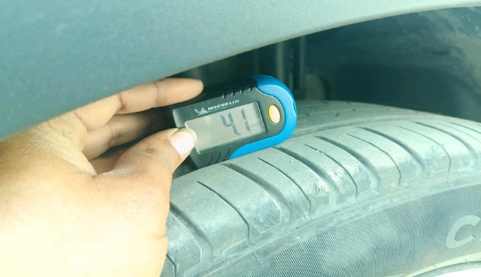 2019 Tata NEXON XM PETROL, CNG, Manual, 98,434 km, tyre