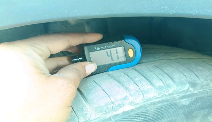 2019 Tata NEXON XM PETROL, CNG, Manual, 98,434 km, tyre