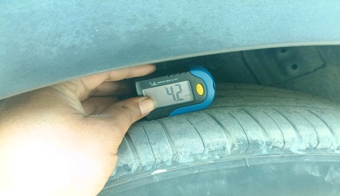 2019 Tata NEXON XM PETROL, CNG, Manual, 98,434 km, tyre